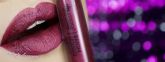 Batom liquido matte cor vinho metalico